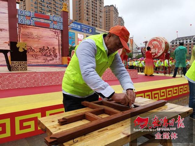 2019中国·花园红木家具展销会拉开帷幕-5