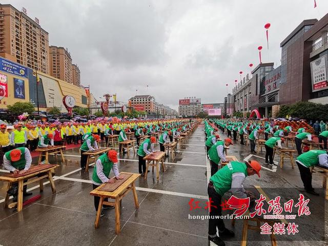 2019中国·花园红木家具展销会拉开帷幕-8