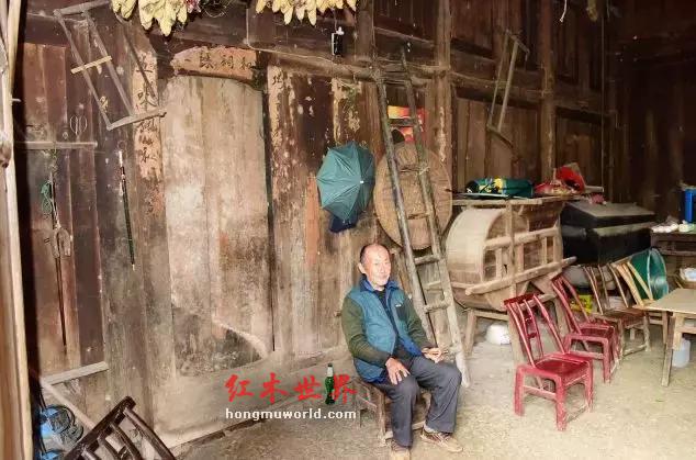 中国最“土豪”的贫困户，房子都是金丝楠木建造的！-3