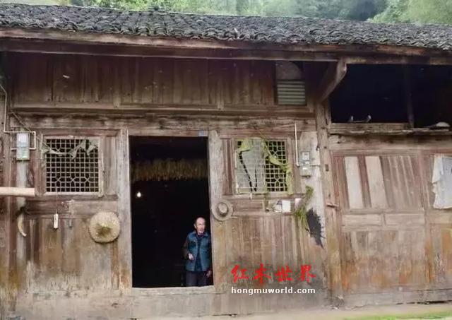 中国最“土豪”的贫困户，房子都是金丝楠木建造的！-2