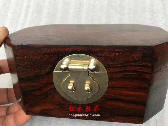 如何识别红酸枝和大红酸枝？红酸枝和大红酸枝有何区别-1