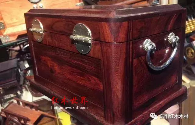 如何识别红酸枝和大红酸枝？红酸枝和大红酸枝有何区别-2